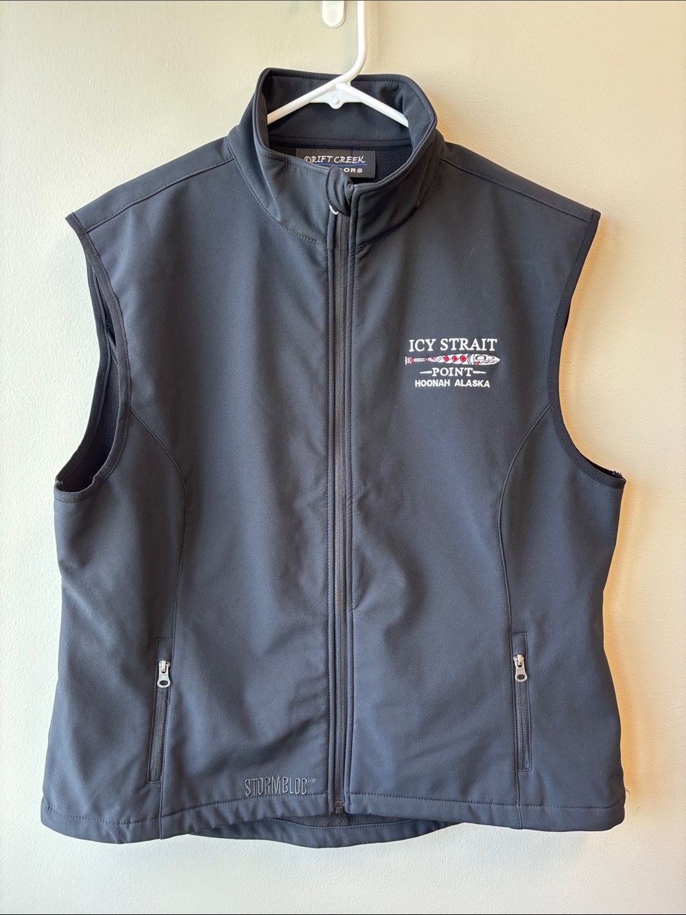 Icy Strait Point Hoonah Alaska Embroidered Softshell Vest - Dark Gray - Picture 7 of 7